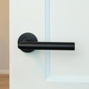 Puxador inox preto com entrada de chave 2806.B